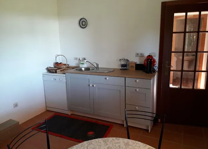 Casa Da Farmacia * Castanheiro