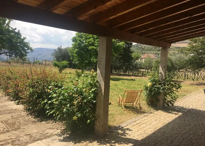 Casa Da Farmacia * Castanheiro